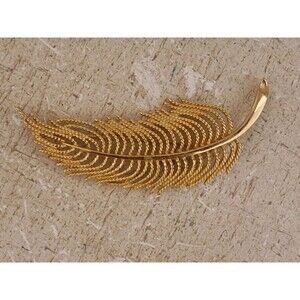 Vintage Mid Century Goldtone Monet Leaf Brooch